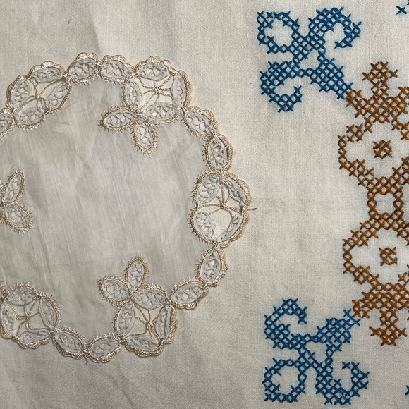 Prettiest Linen Ribbonwork & Gold Linen Doily - Picture 2 of 5